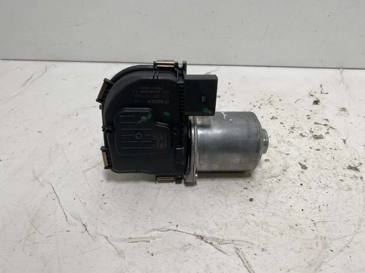 Peugeot 3008/E-3008 2024- Ablaktörlő motor, szélvédő nézet 4