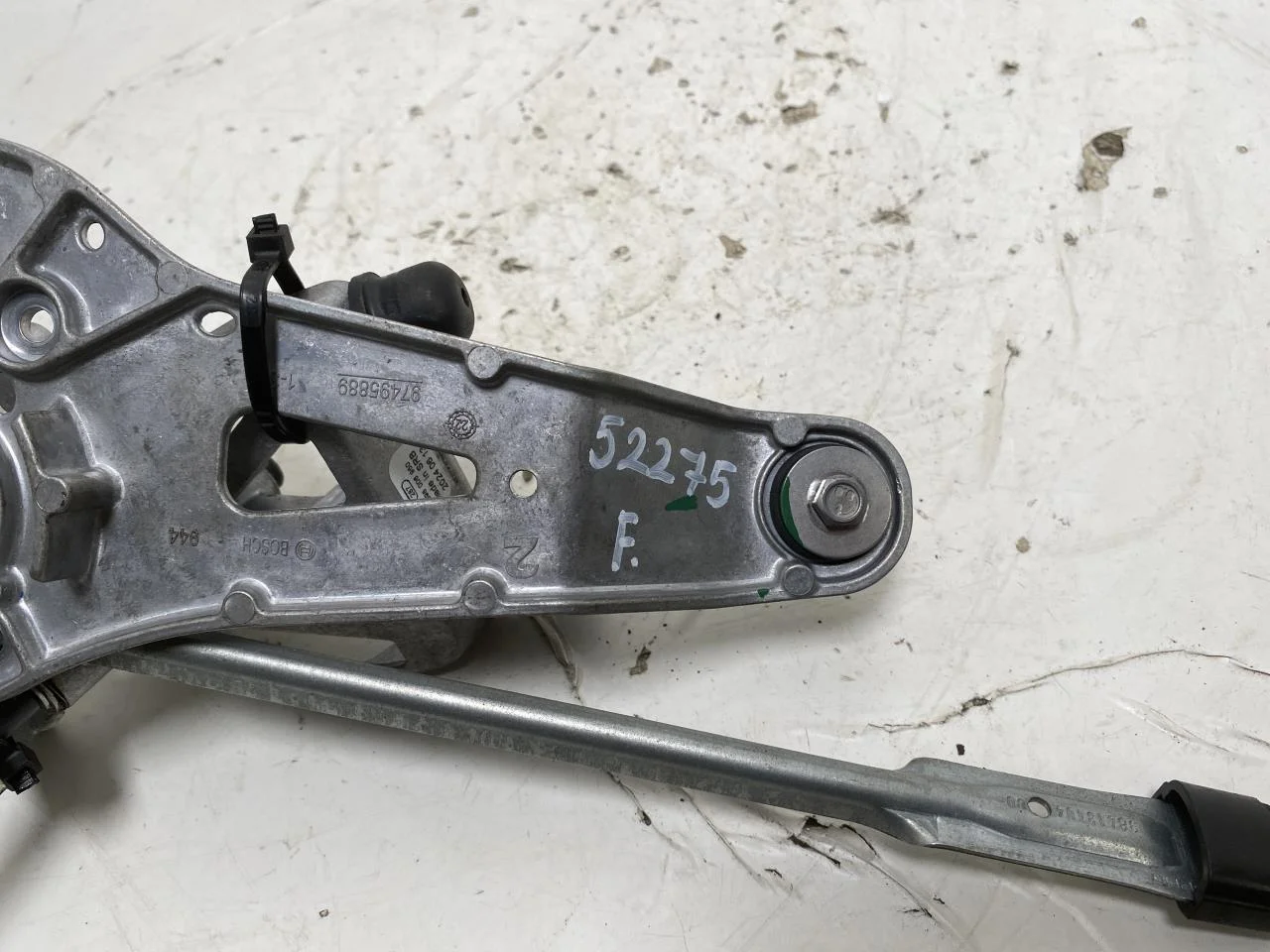 Peugeot 3008/E-3008 2024- Windshield wiper linkage view 3