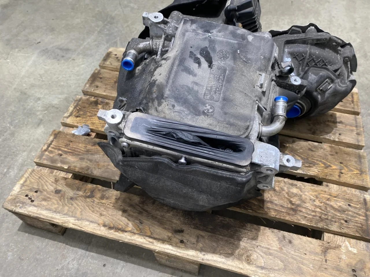 BMW I3 I01 2013-22 Rear electric motor view 3