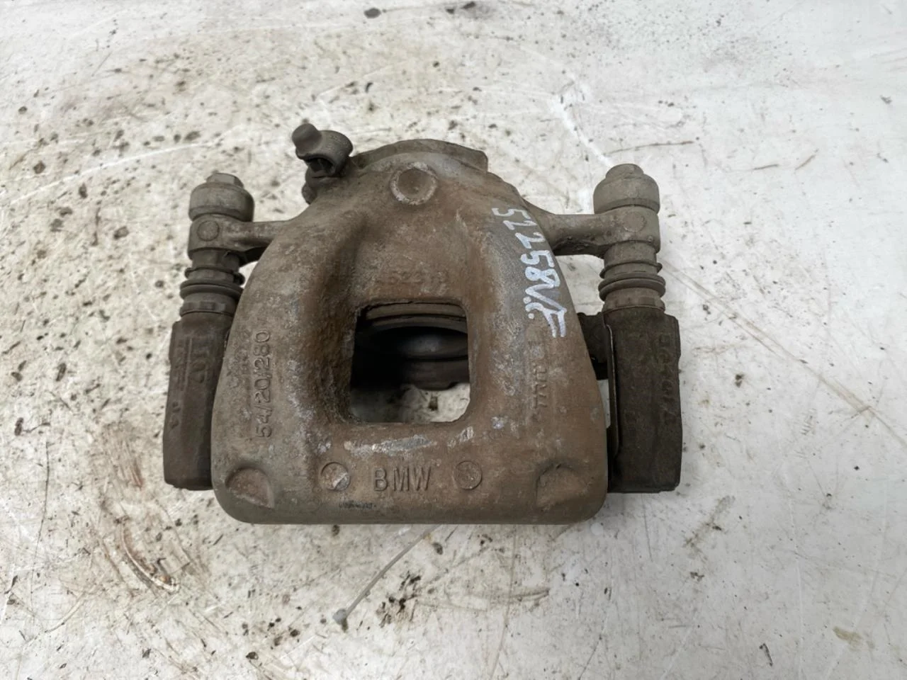 BMW I3 I01 2013-22 Front left brake caliper view 2