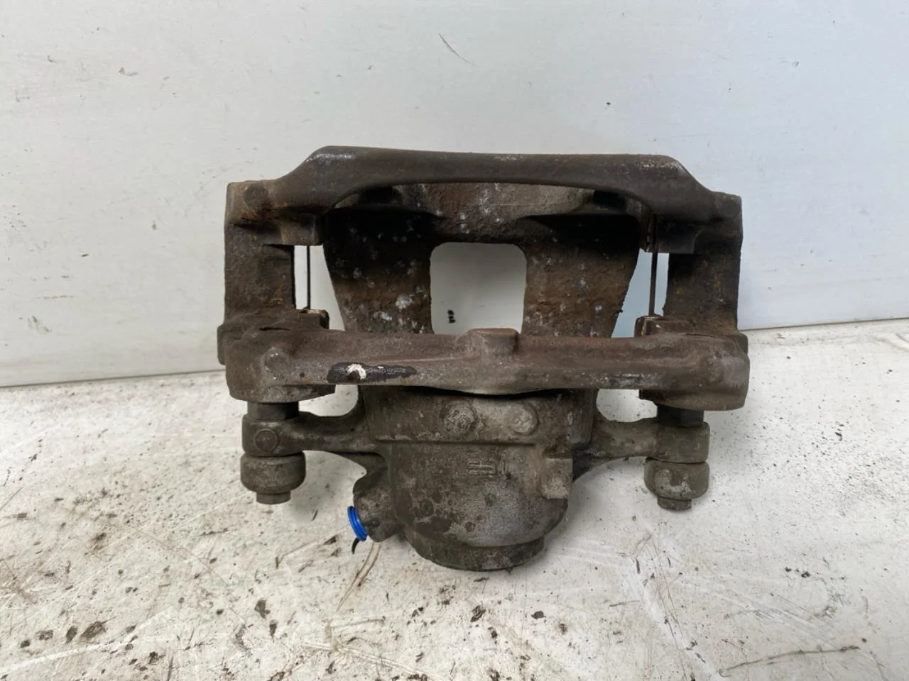 BMW I3 I01 2013-22 Front left brake caliper view 3