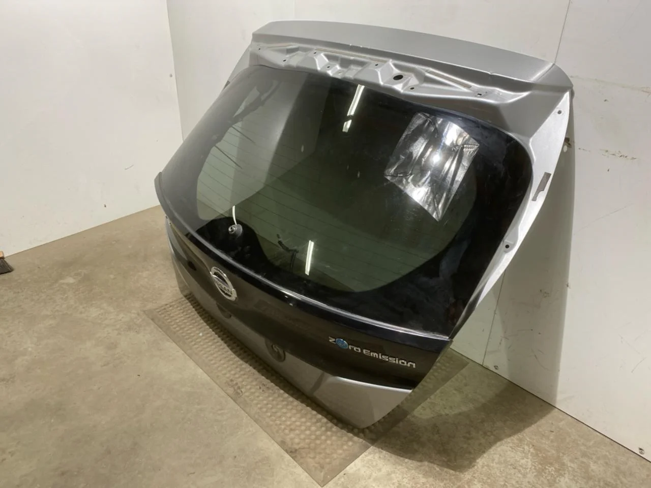 Nissan LEAF 2017-24 Tailgate, estate view 3