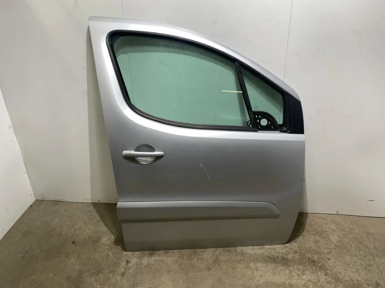 Peugeot PARTNER 2016-18 Ajtó, 4 ajtós, első, jobb