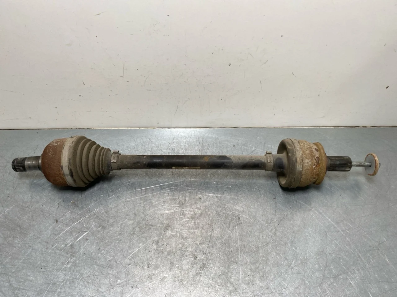 Polestar 2 2020- Rear left driveshaft view 2