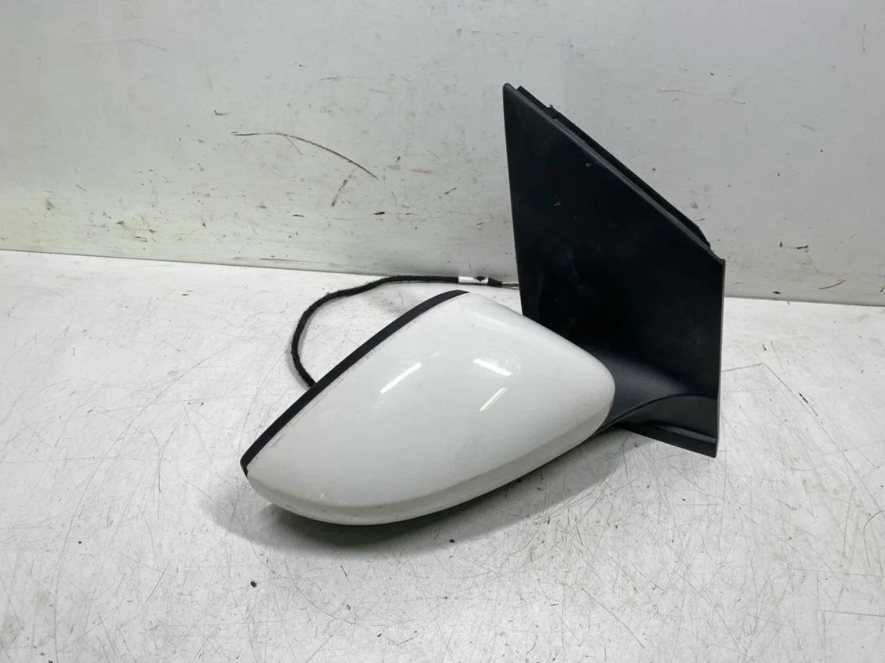 Skoda CITIGO Right mirror, electrically adjustable view 2