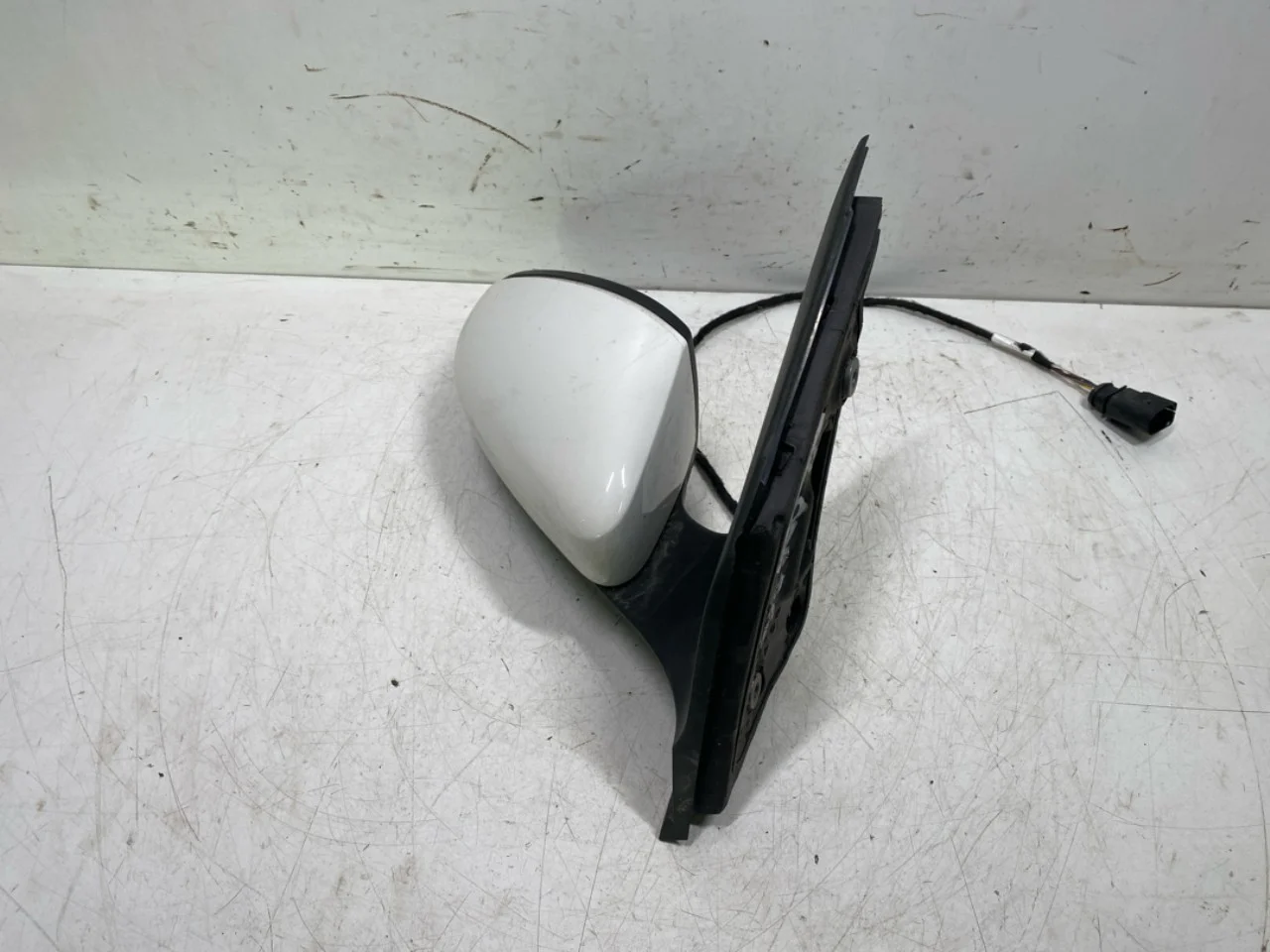 Skoda CITIGO Right mirror, electrically adjustable view 3