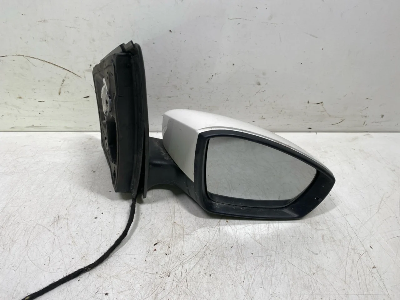 Skoda CITIGO Right mirror, electrically adjustable view 4