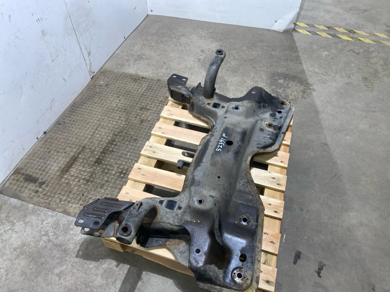 Mg ZS EV 2020- Front subframe view 2
