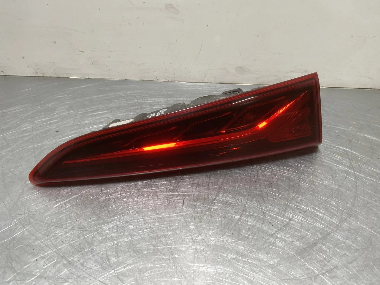 Hyundai KONA / ELECTRIC 2018-23 Lampă spate, stânga, pe hayon (interioară)