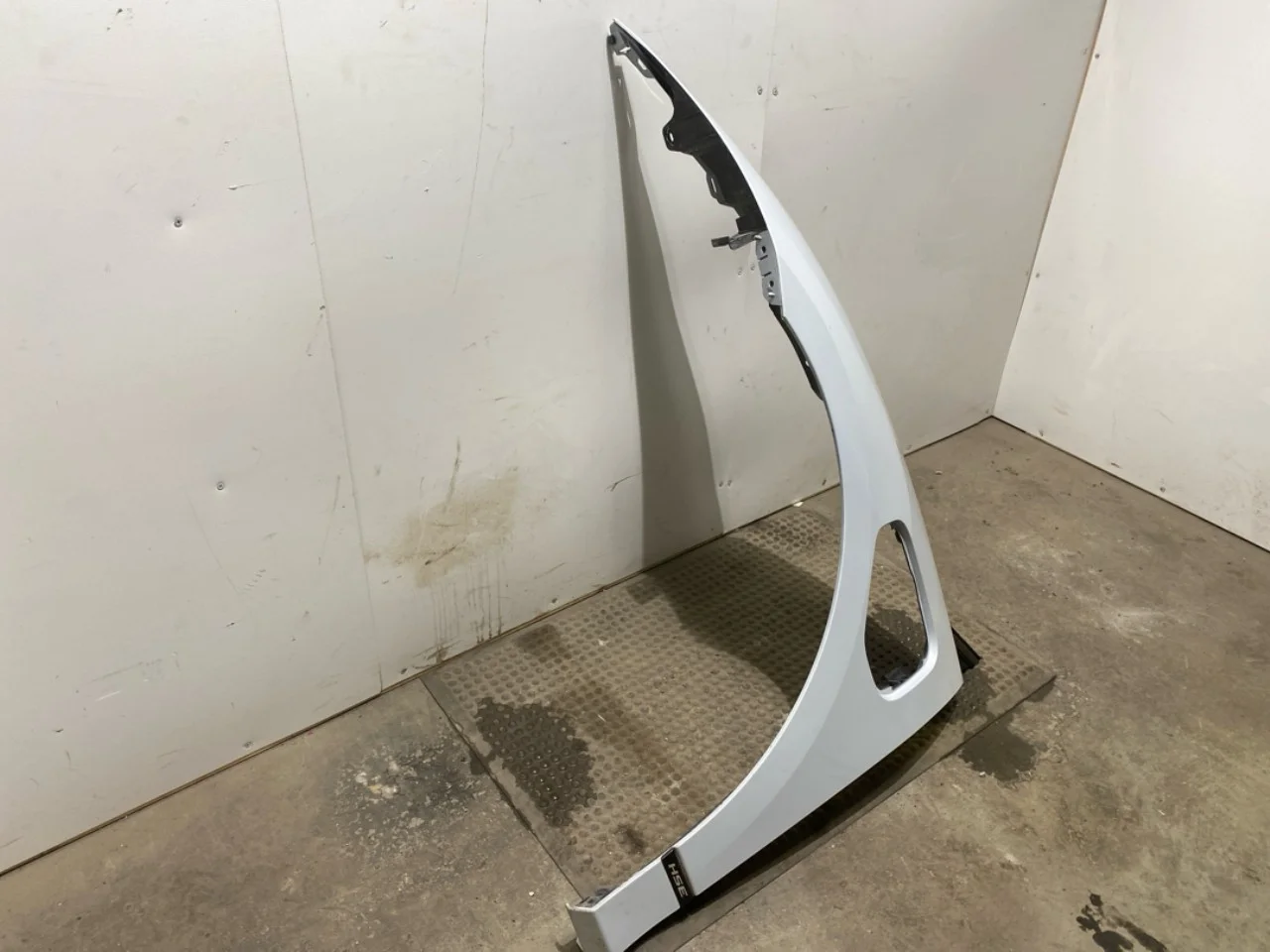 Jaguar I-PACE 2018- Front left fender view 2