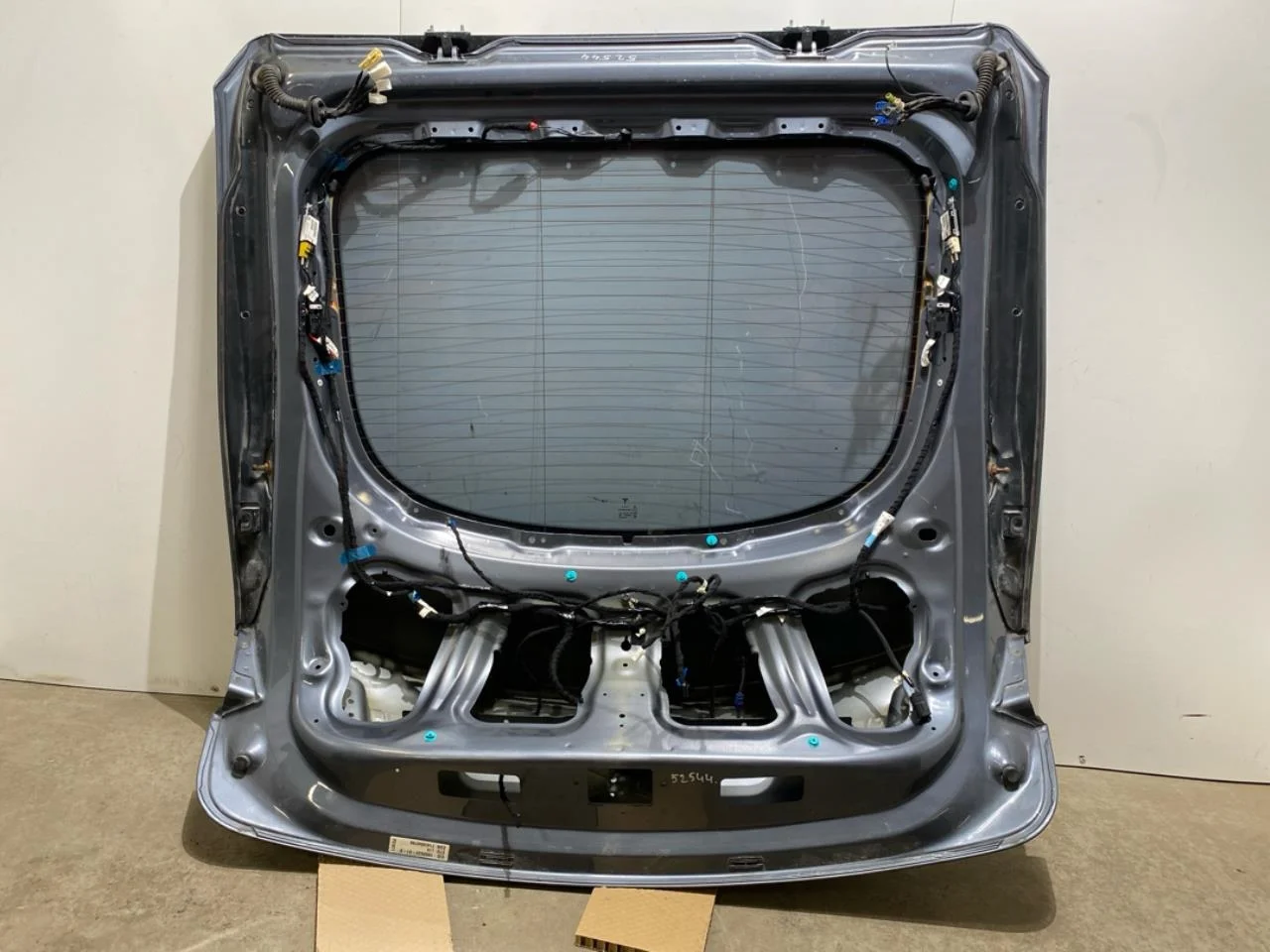 Tesla MODEL S 2013- Trunk lid, sedan view 2