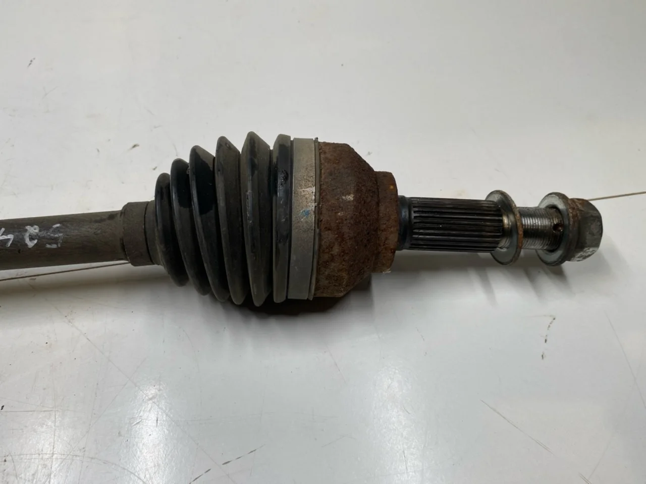 Nissan E-NV200 / EVALIA Front right driveshaft view 2