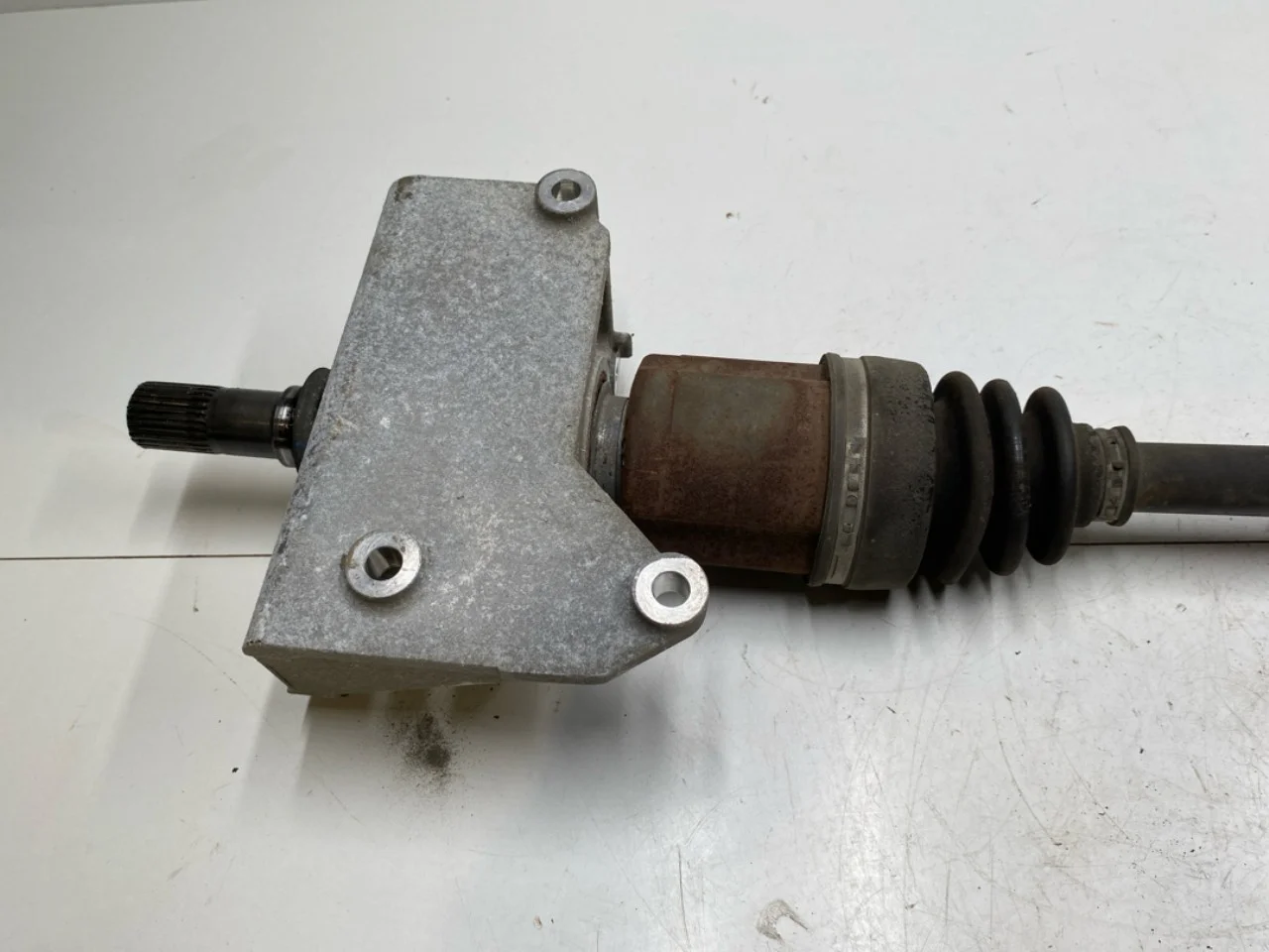 Nissan E-NV200 / EVALIA Front right driveshaft view 3