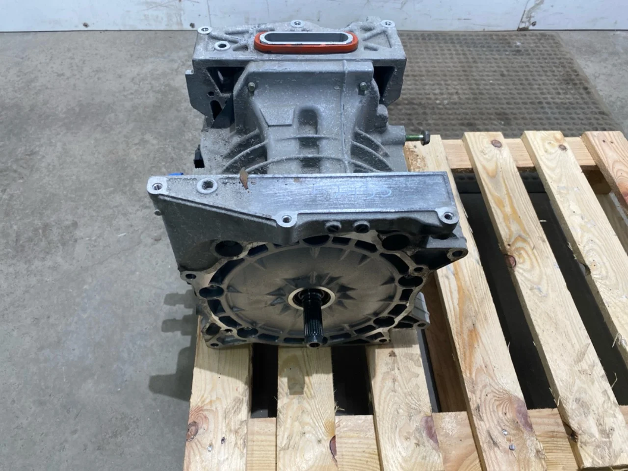 Nissan E-NV200 / EVALIA Front electric motor