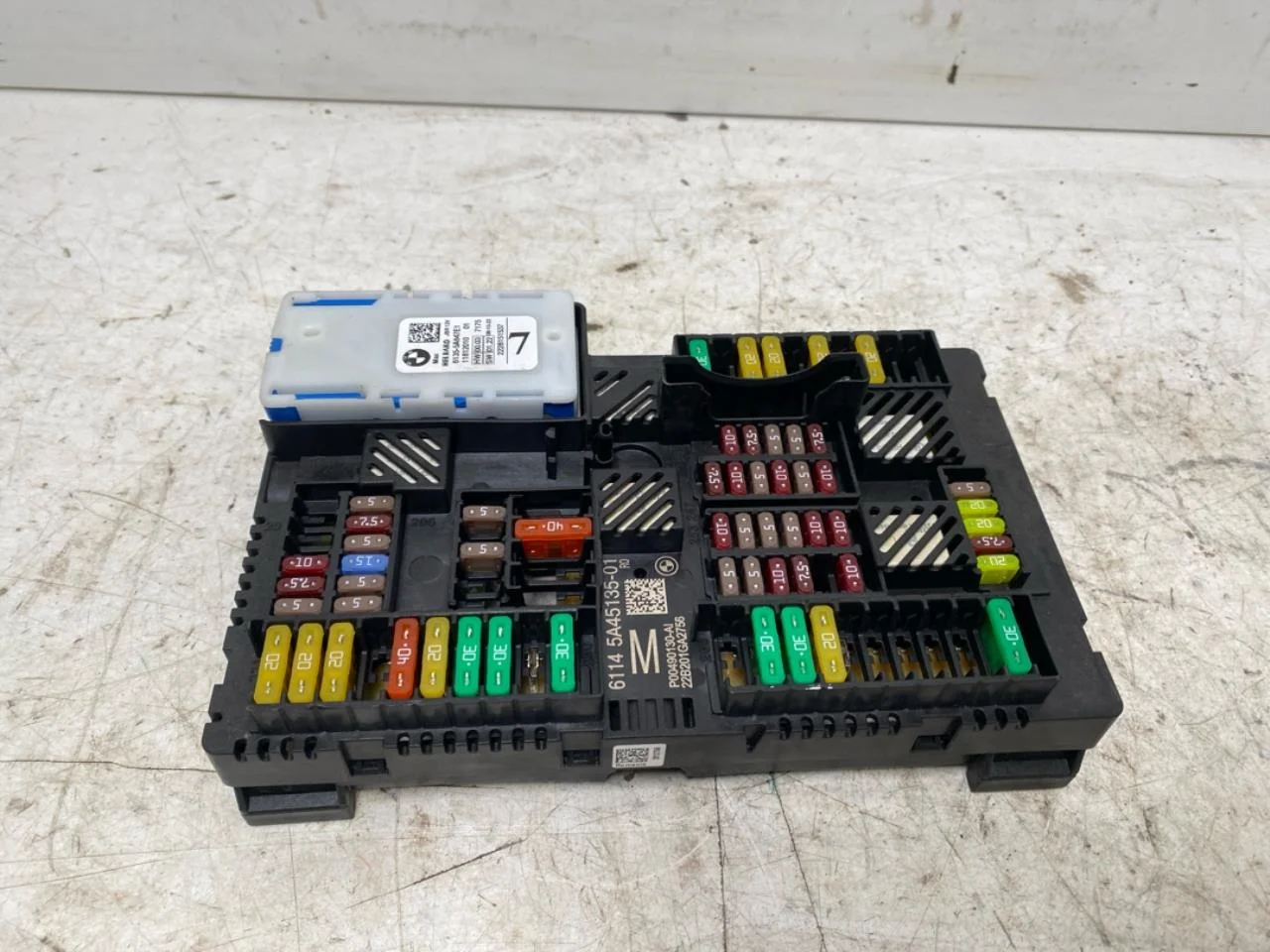 BMW IX 2022- Biztosítékdoboz / elektromos központ