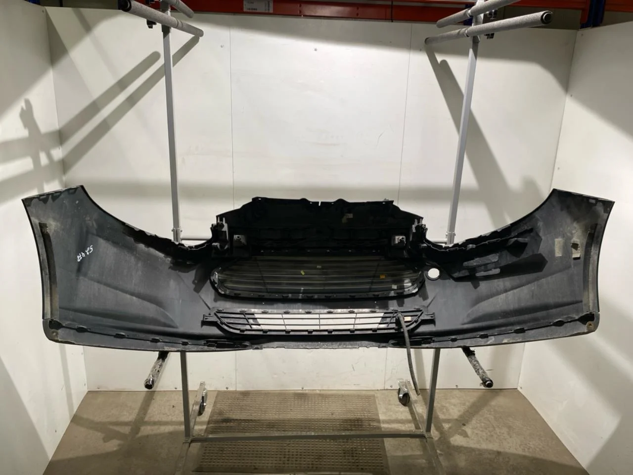 Ford FOCUS 2011-14 Front bumper view 4