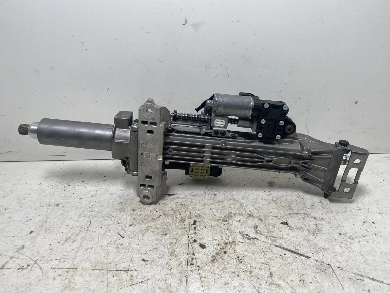 BMW IX 2022- Steering column assembly with power assist view 2