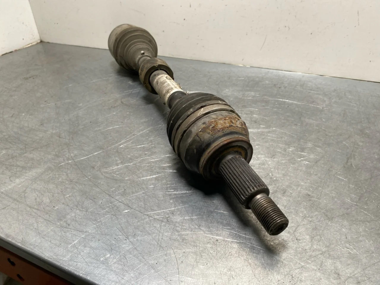 Jaguar I-PACE 2018- Front left driveshaft view 3