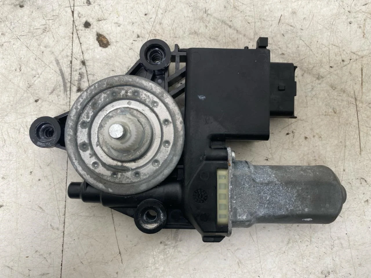 Byd TANG 2021->> Ablakemelő motor
