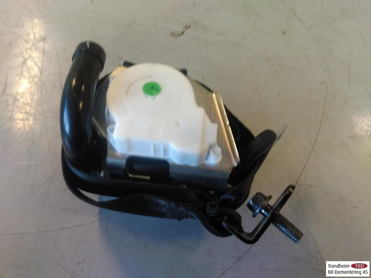 Polestar 2 2020- Rear right seat belt view 2