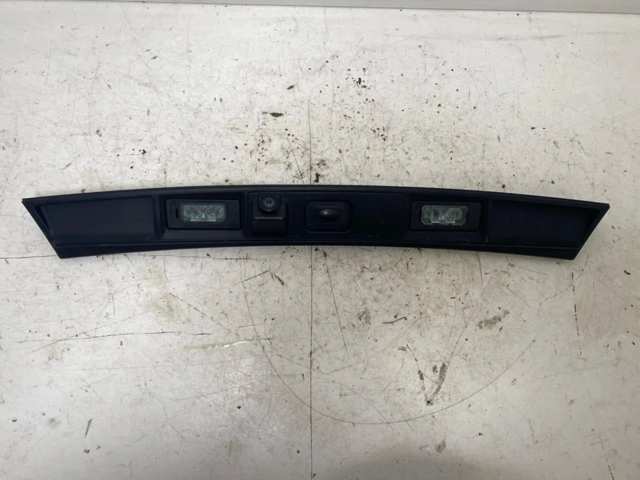 Jaguar I-PACE 2018- Tailgate exterior handle view 3
