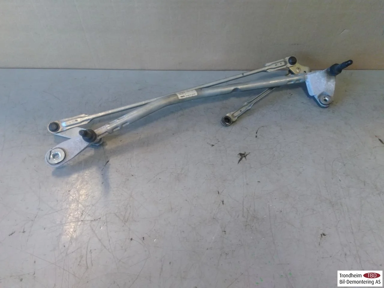 Polestar 2 2020- Windshield wiper linkage
