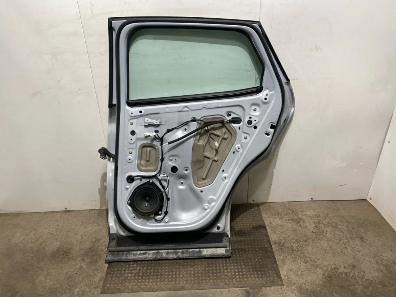 Byd ATTO 3 2022- Ajtó, 4 ajtós, hátsó, jobb nézet 4