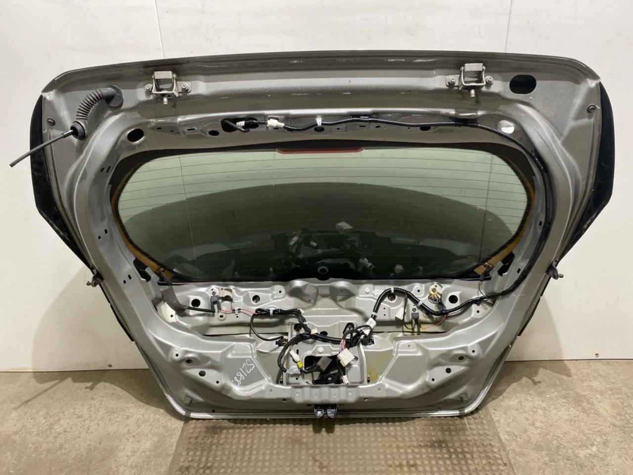 Nissan LEAF 2017-24 Tailgate, estate view 2