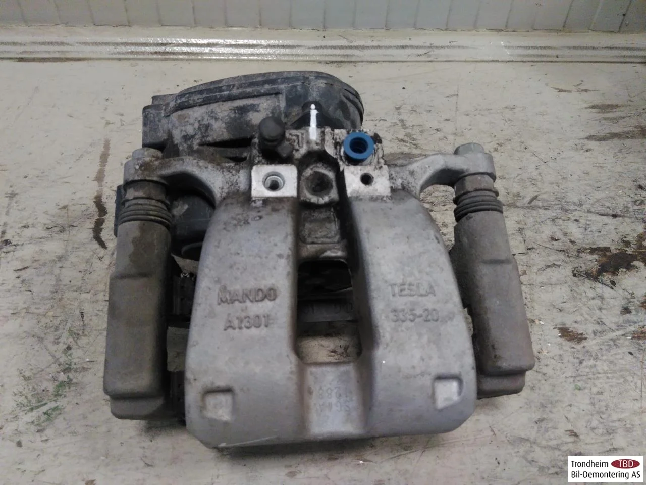 Tesla MODEL 3 2017--> Etrier frână spate stânga vedere 2
