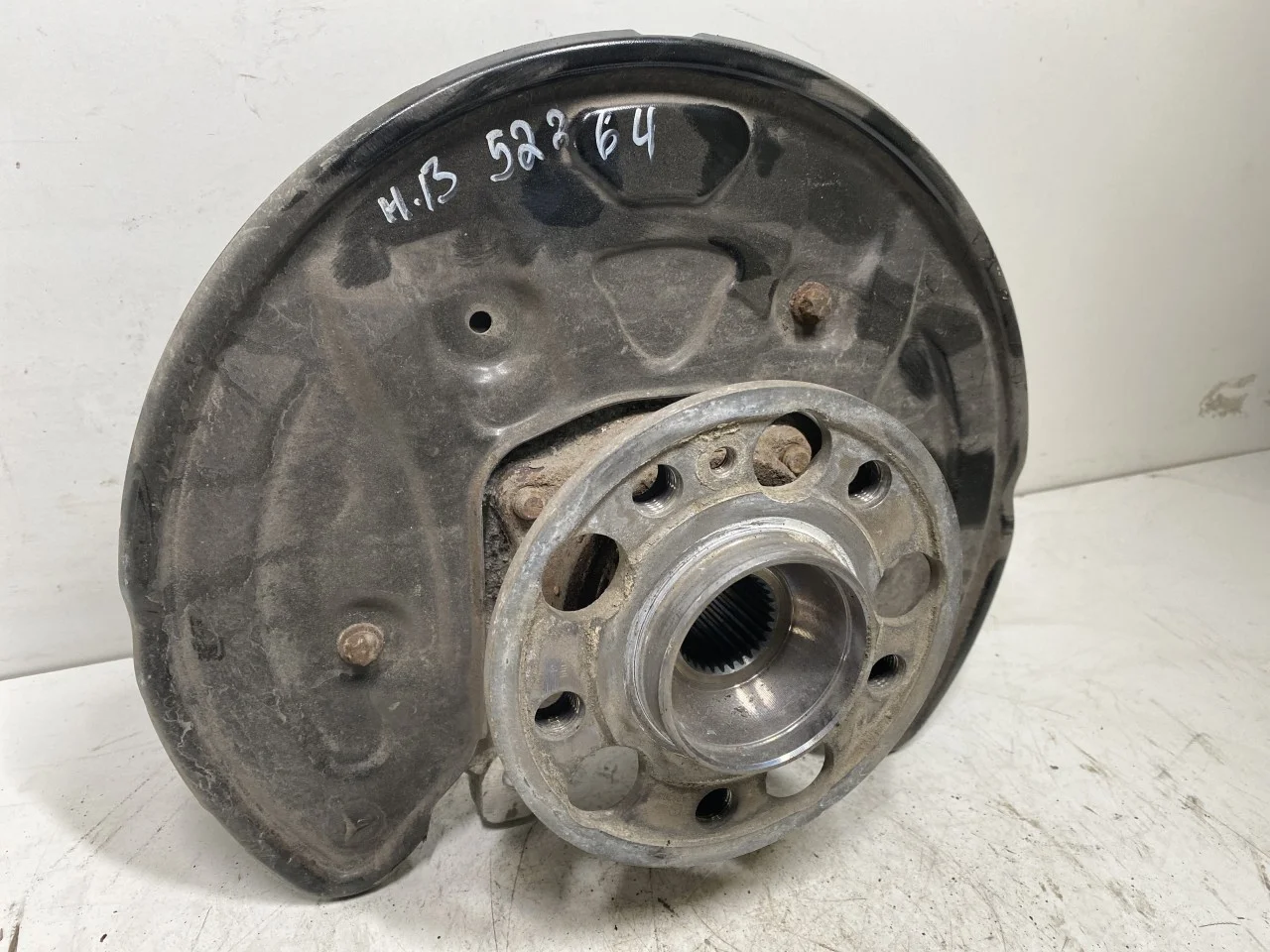 Mercedes EQC 2020- Stub axle carrier, right rear view 2