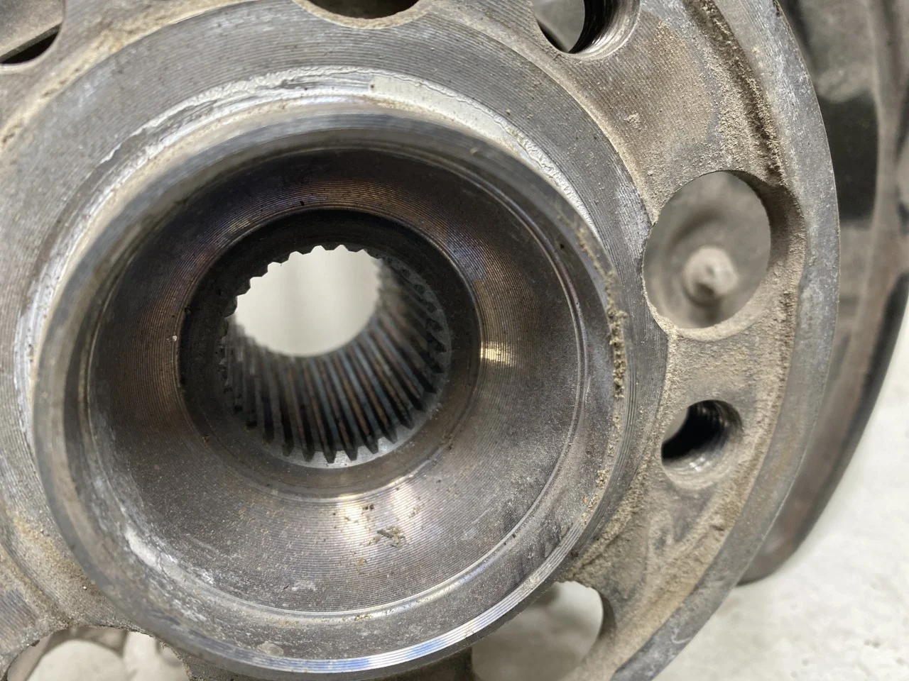 Mercedes EQC 2020- Stub axle carrier, right rear view 3