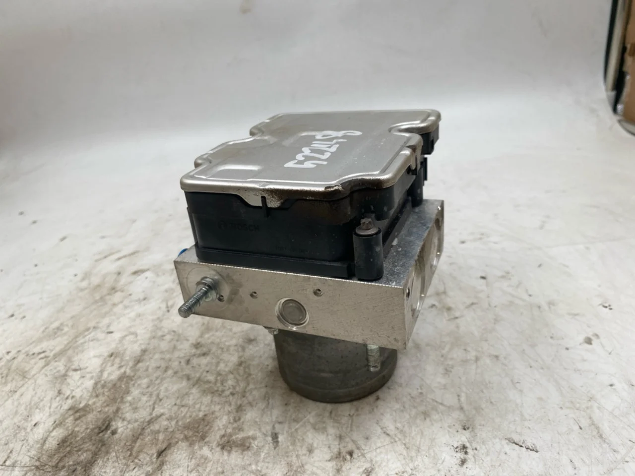 Opel / Vauxhall CORSA F 2020- ABS hydraulic unit view 2