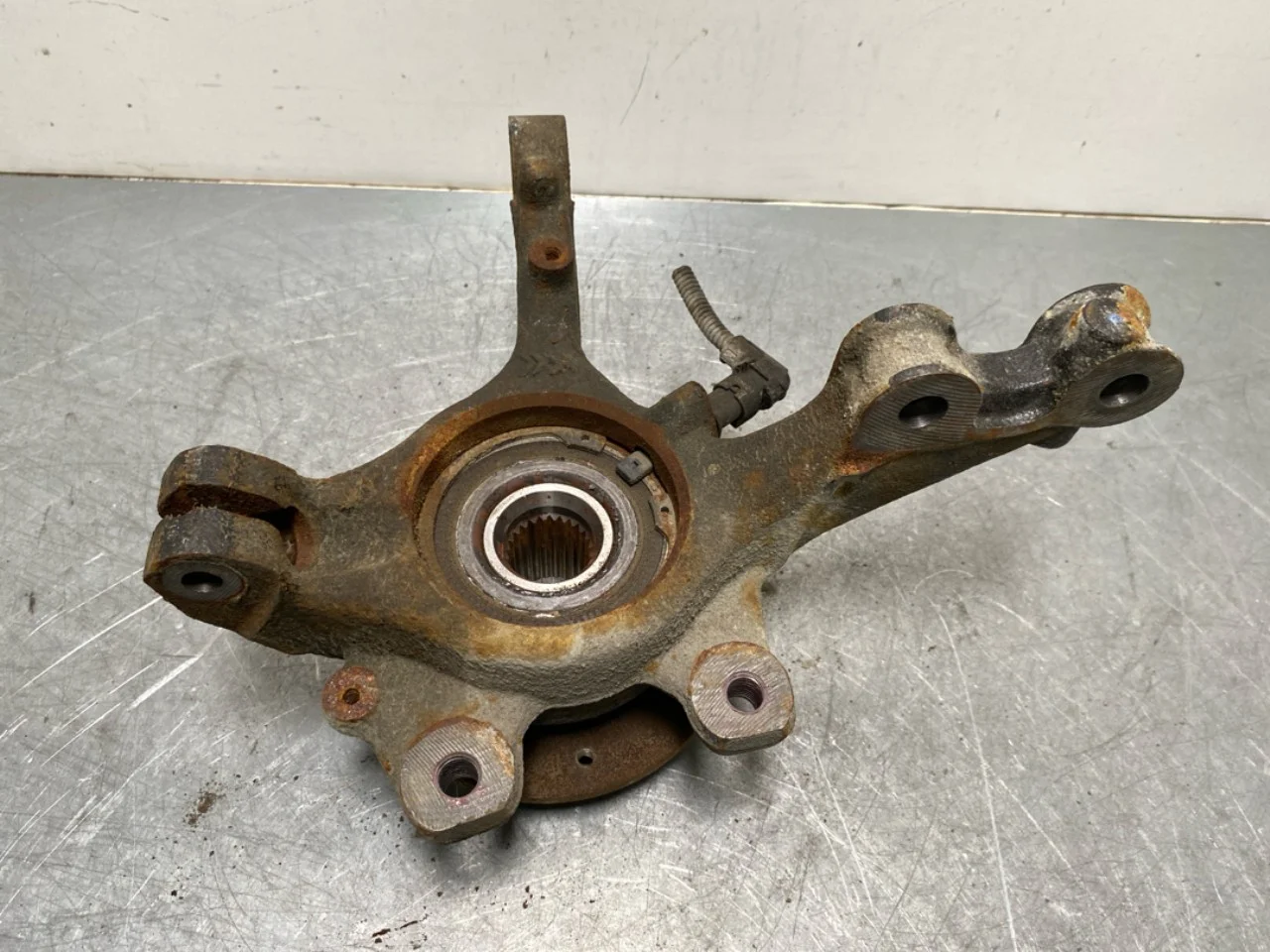 Opel / Vauxhall CORSA F 2020- Stub axle carrier, left front view 2