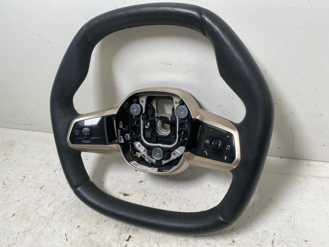 BMW IX 2022- Steering wheel view 2