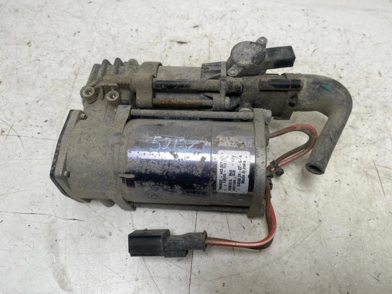 BMW IX 2022- Suspension compressor view 2