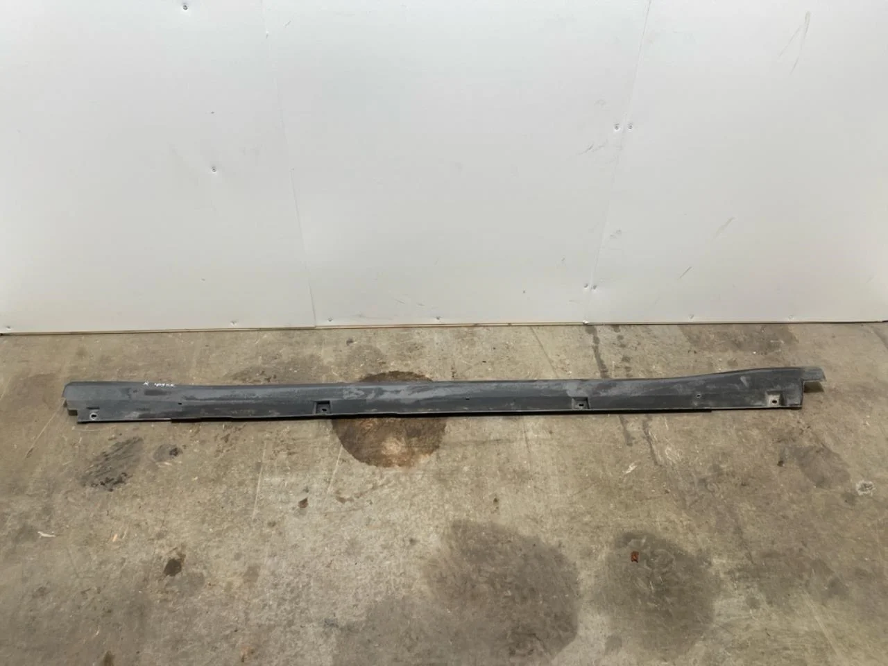 Volkswagen ID.4 2021- Küszöb burkolat, jobb