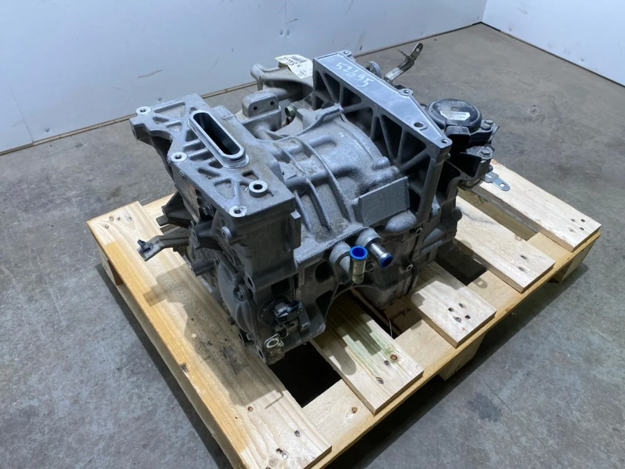 Nissan LEAF 2017-24 Elektromos motor, első nézet 2