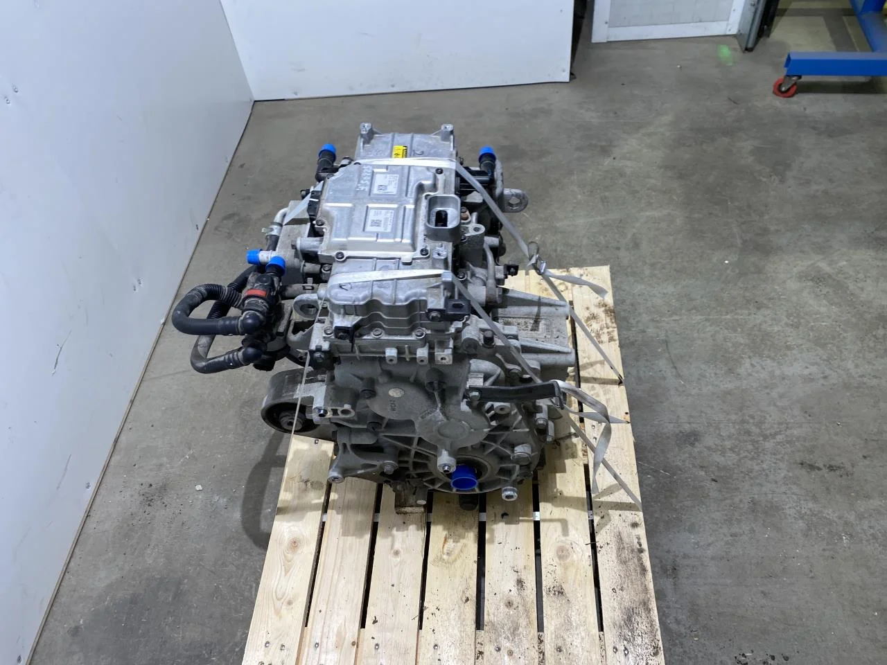 Kia EV6 2022- Front electric motor view 2