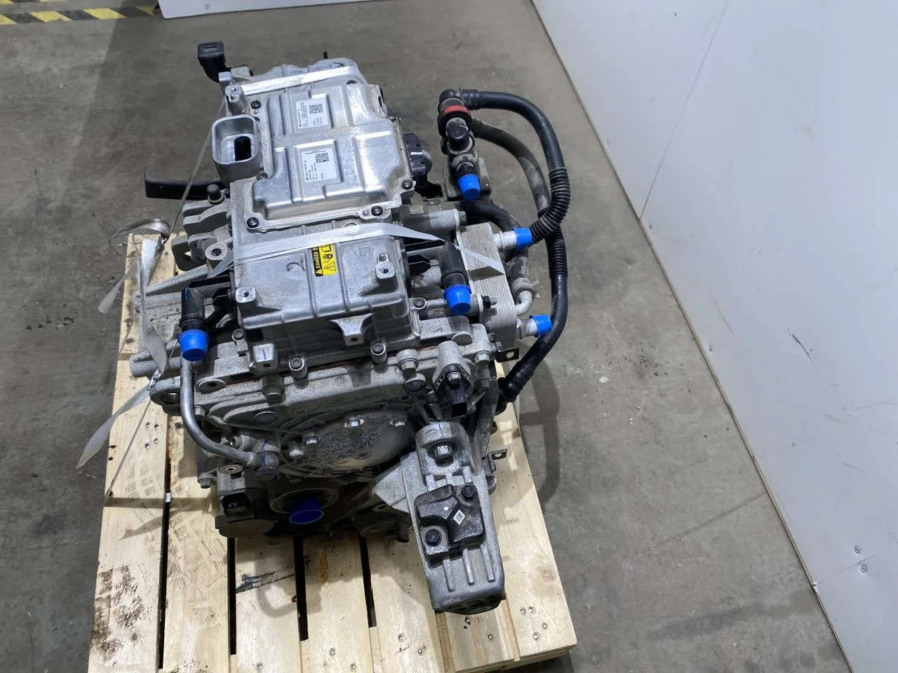 Kia EV6 2022- Front electric motor view 4