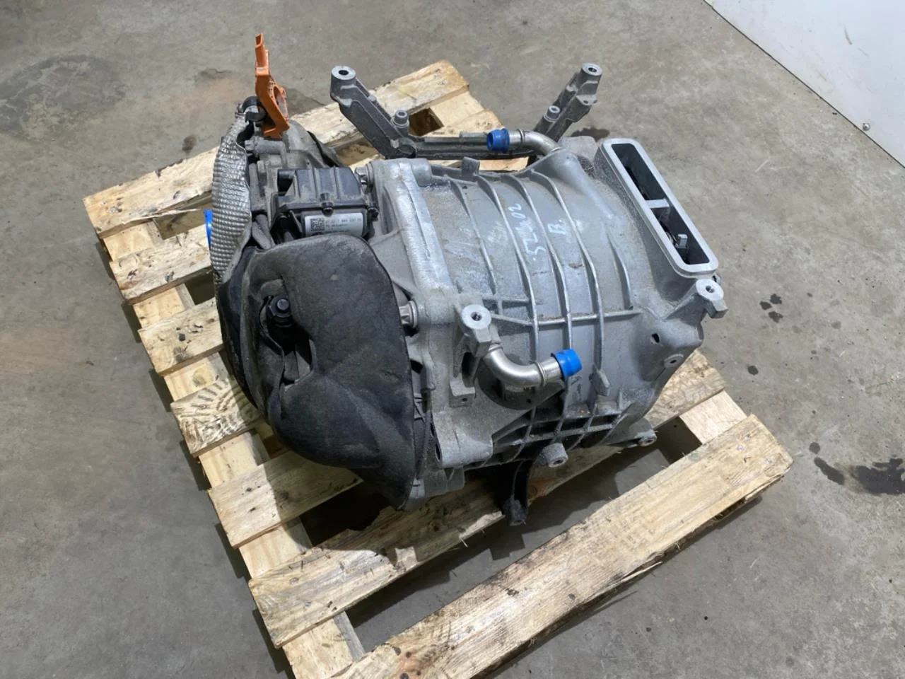 BMW I3 I01 2013-22 Rear electric motor view 2