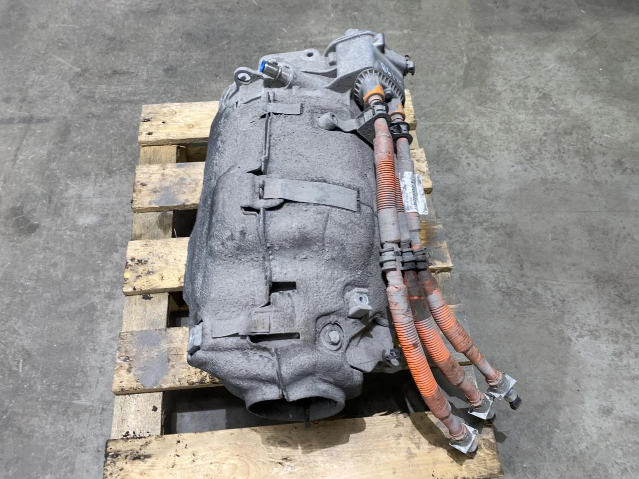 Polestar 2 2020- Rear electric motor view 2