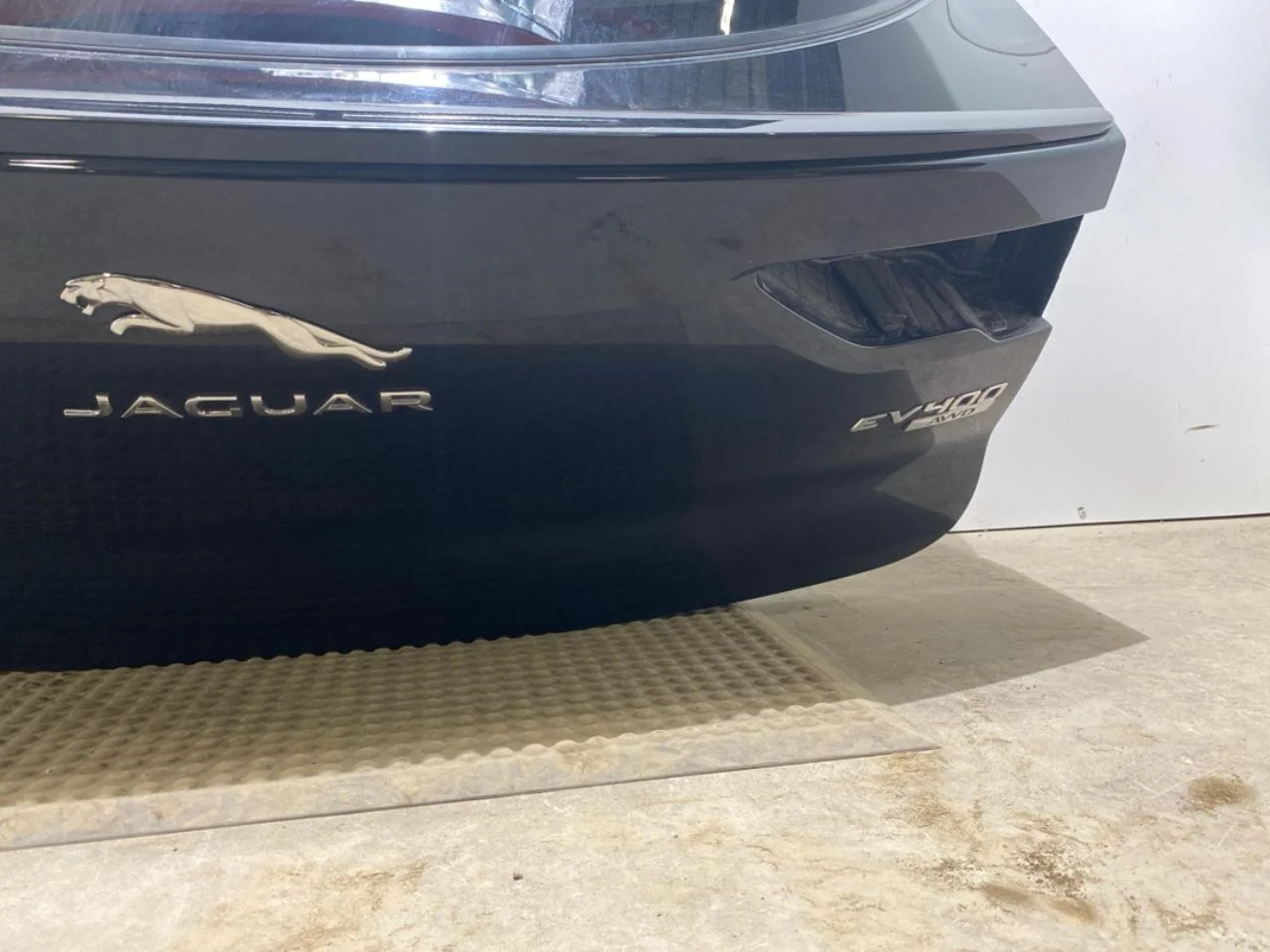 Jaguar I-PACE 2018- Tailgate, estate view 3