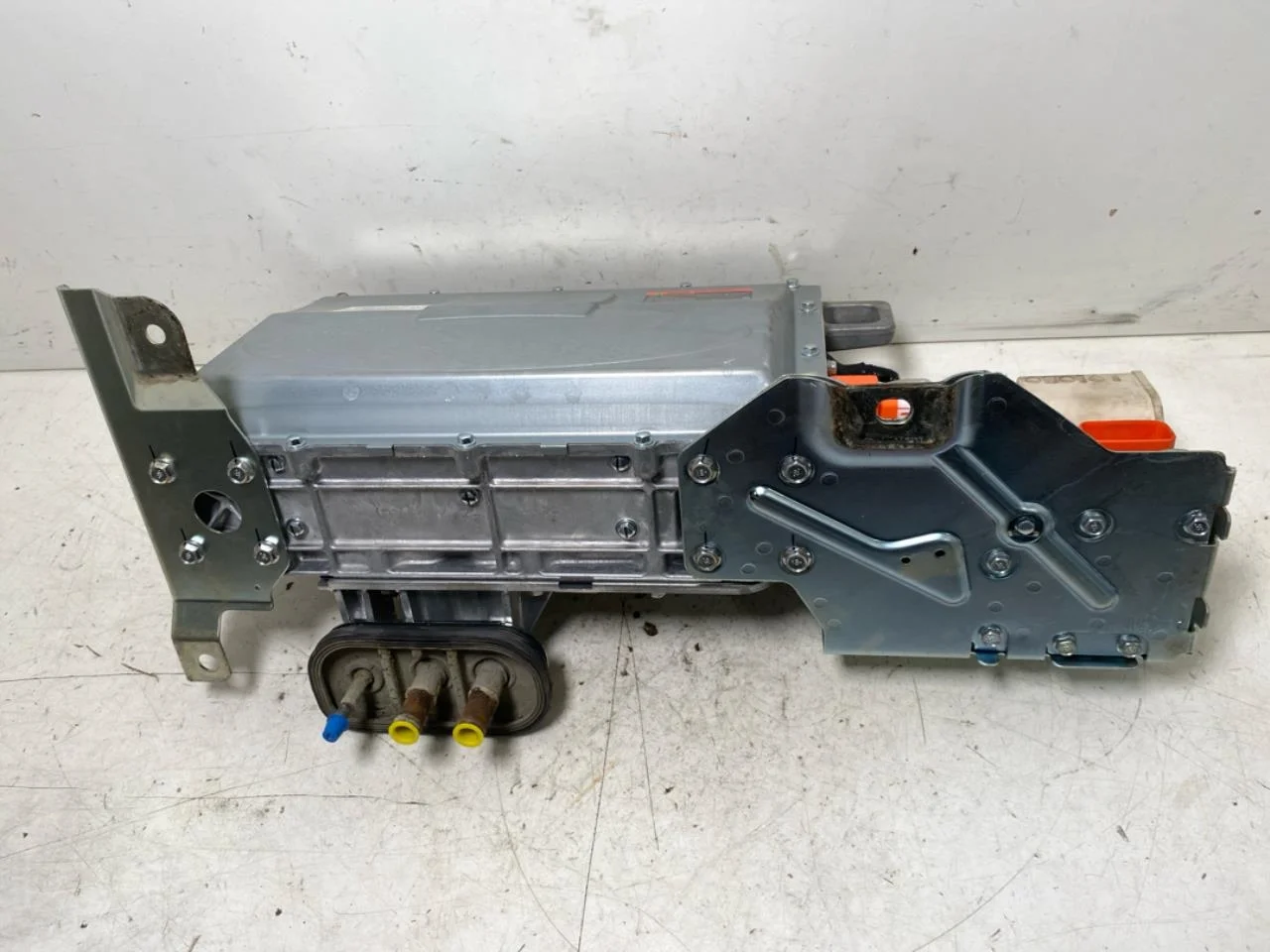 Nissan LEAF 2011-17 Battery charger view 2