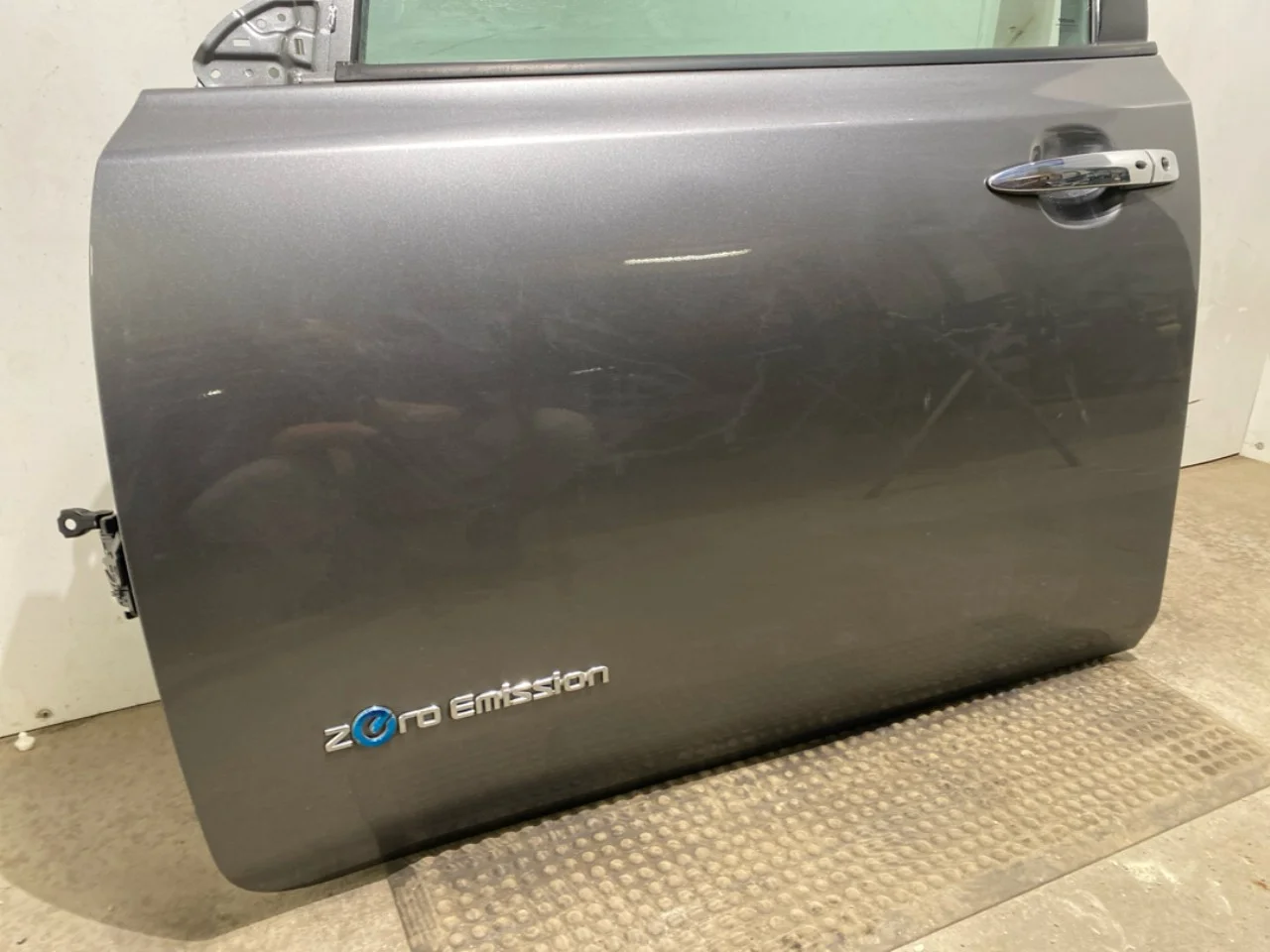 Nissan LEAF 2017-24 Ajtó, 4 ajtós, első, bal nézet 2