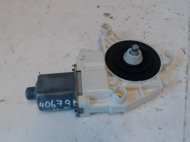 Mercedes B 180-200 W246/W242 2012-19 Ablakemelő motor