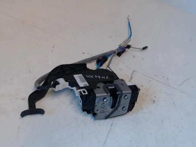 Mercedes B 180-200 W246/W242 2012-19 Door lock housing