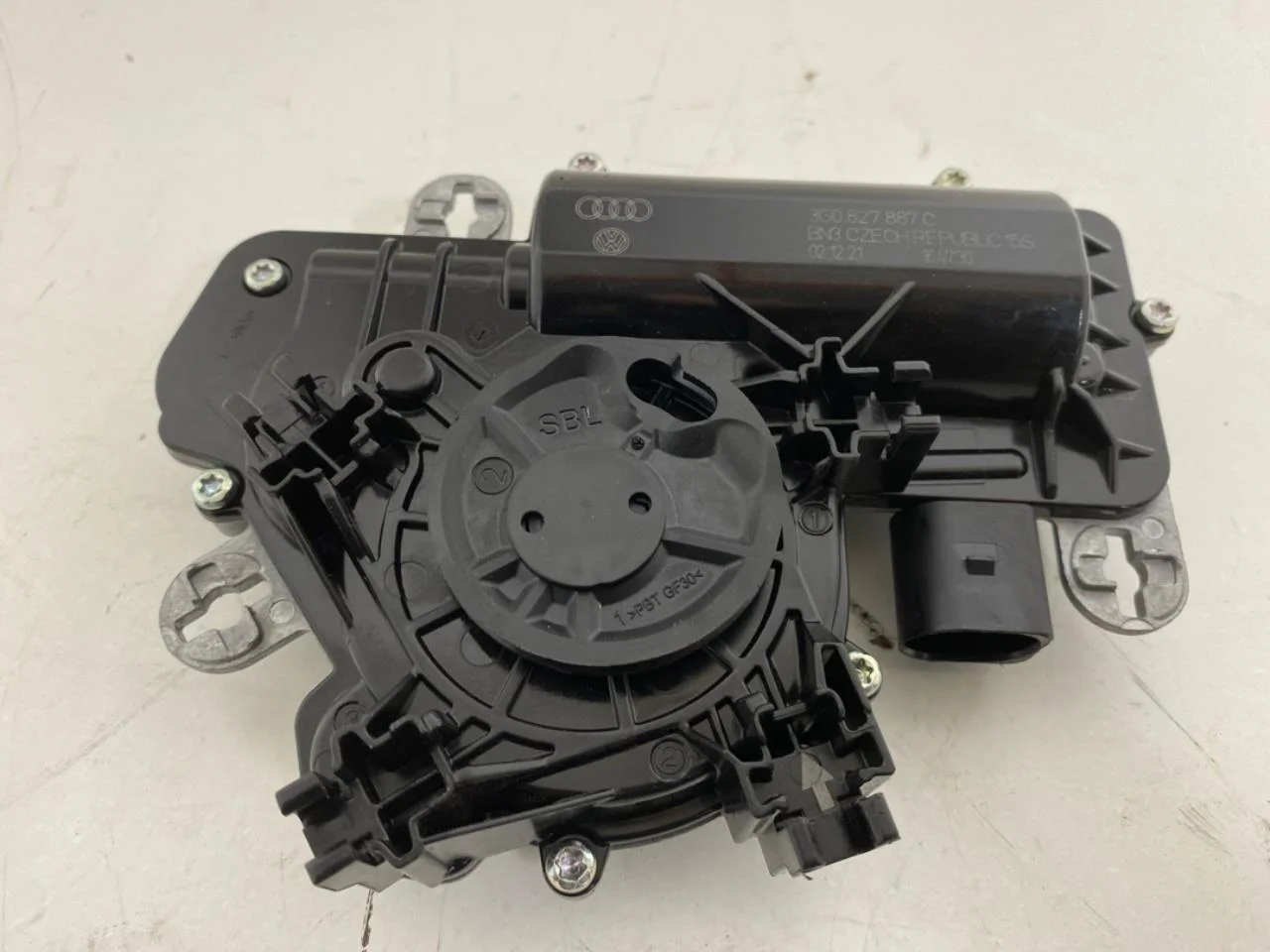 Audi Q4 E-TRON FZ 2021- Tailgate opener, automatic