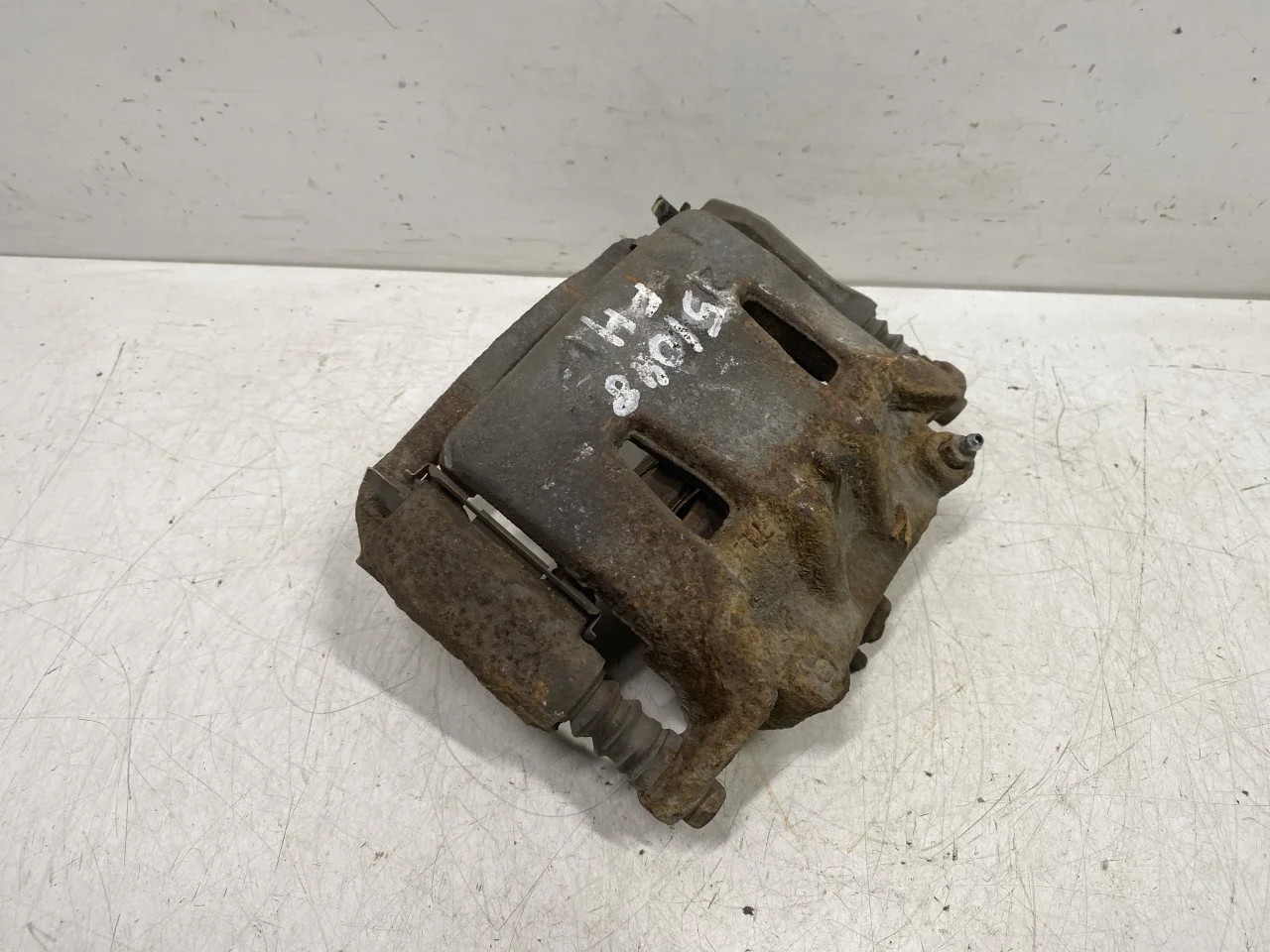 Nissan E-NV200 / EVALIA Front right brake caliper view 2