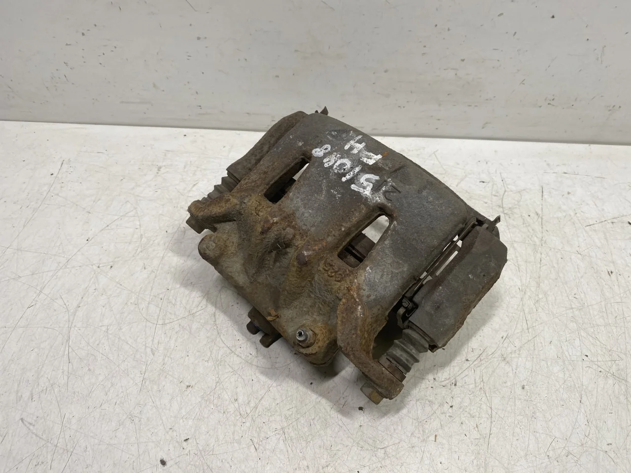 Nissan E-NV200 / EVALIA Front right brake caliper view 3