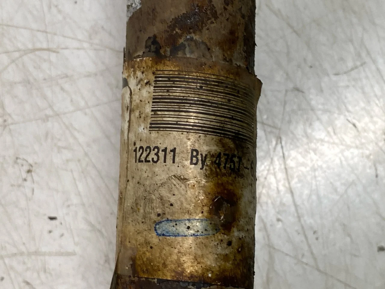 Nissan LEAF 2017-24 Front left driveshaft view 4